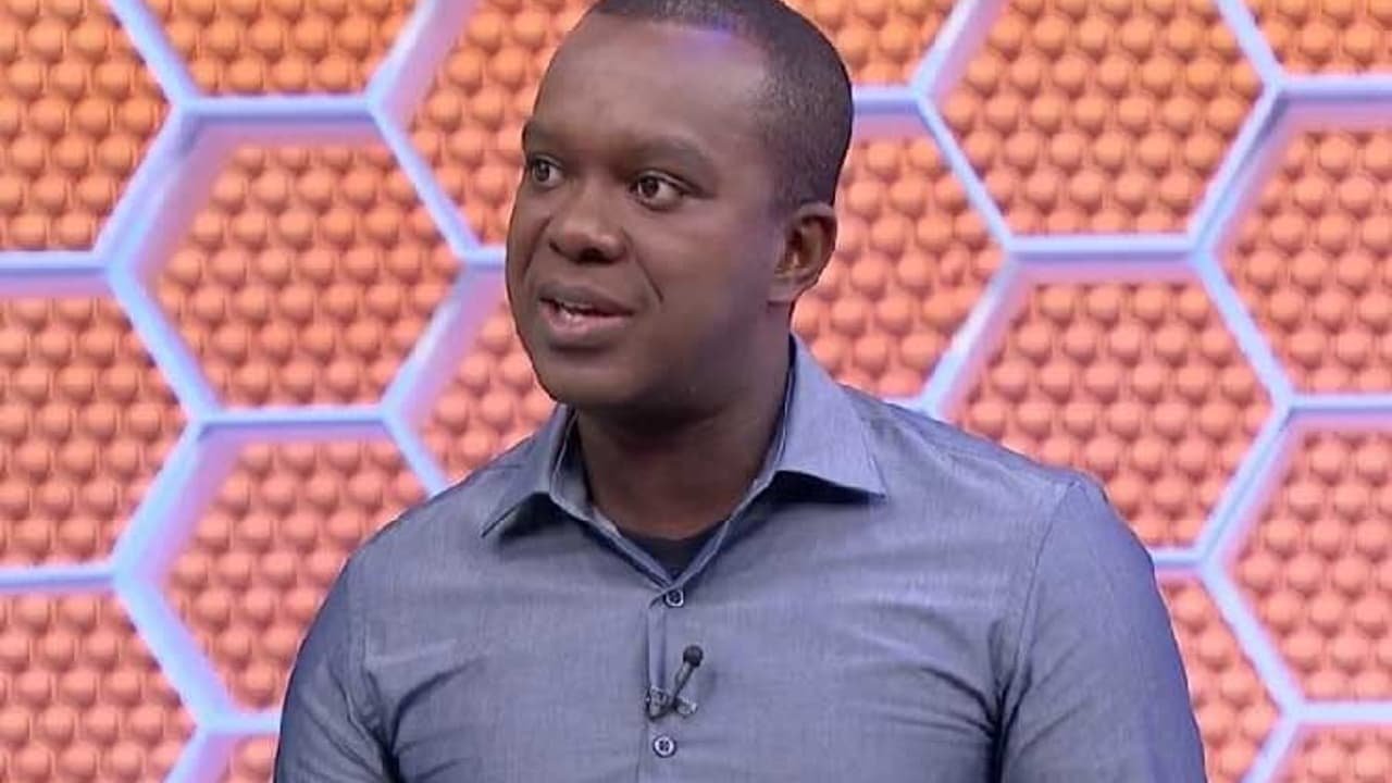 Acertou? PC Oliveira bate martelo sobre pênalti polêmico em Corinthians x Grêmio