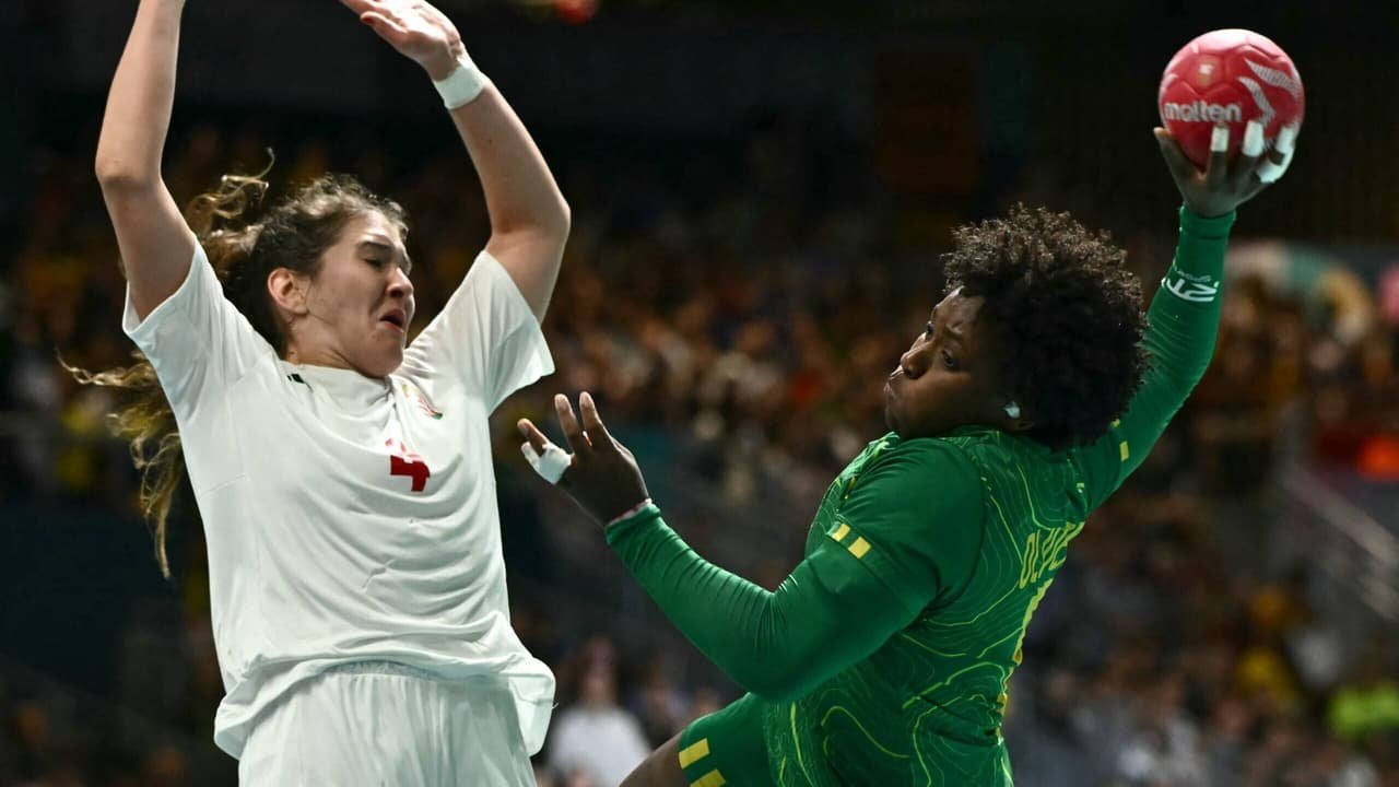 Brasil sofre virada da Hungria no handebol feminino