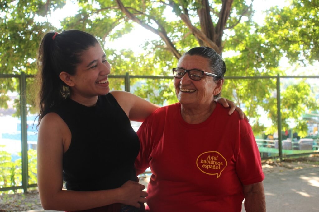 Dia dos Avós: Ceci Aparecida fortalece laços entre idosos e seus netos